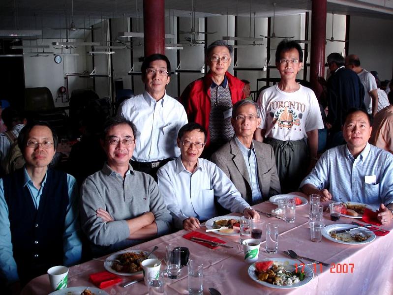 NEWS392_6.JPG - Lunch at WYK