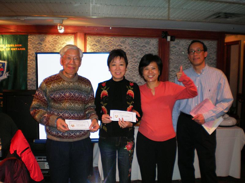 NEWS404_10.jpg - Winners of word game with Jeff Mah