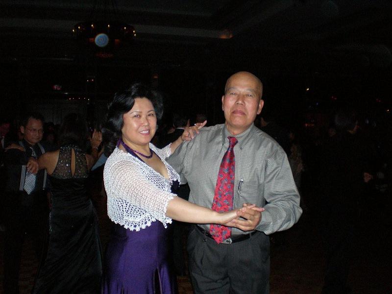 NEWS399_3.jpg - Louis Lau dancing